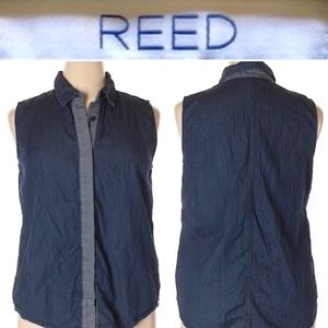 ♻️ Reed Chambray Sleeveless Button Down Top